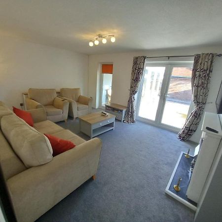 Leominster 3 Bedroom House Parking Garden Private Екстер'єр фото