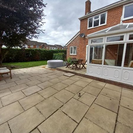 Leominster 3 Bedroom House Parking Garden Private Екстер'єр фото