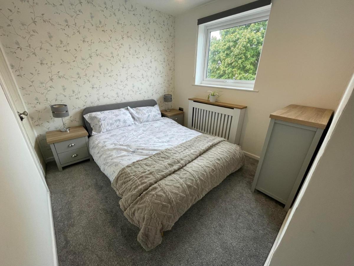Leominster 3 Bedroom House Parking Garden Private Екстер'єр фото