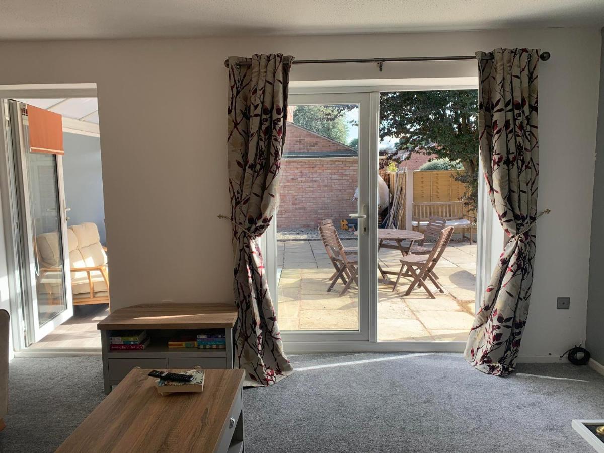 Leominster 3 Bedroom House Parking Garden Private Екстер'єр фото