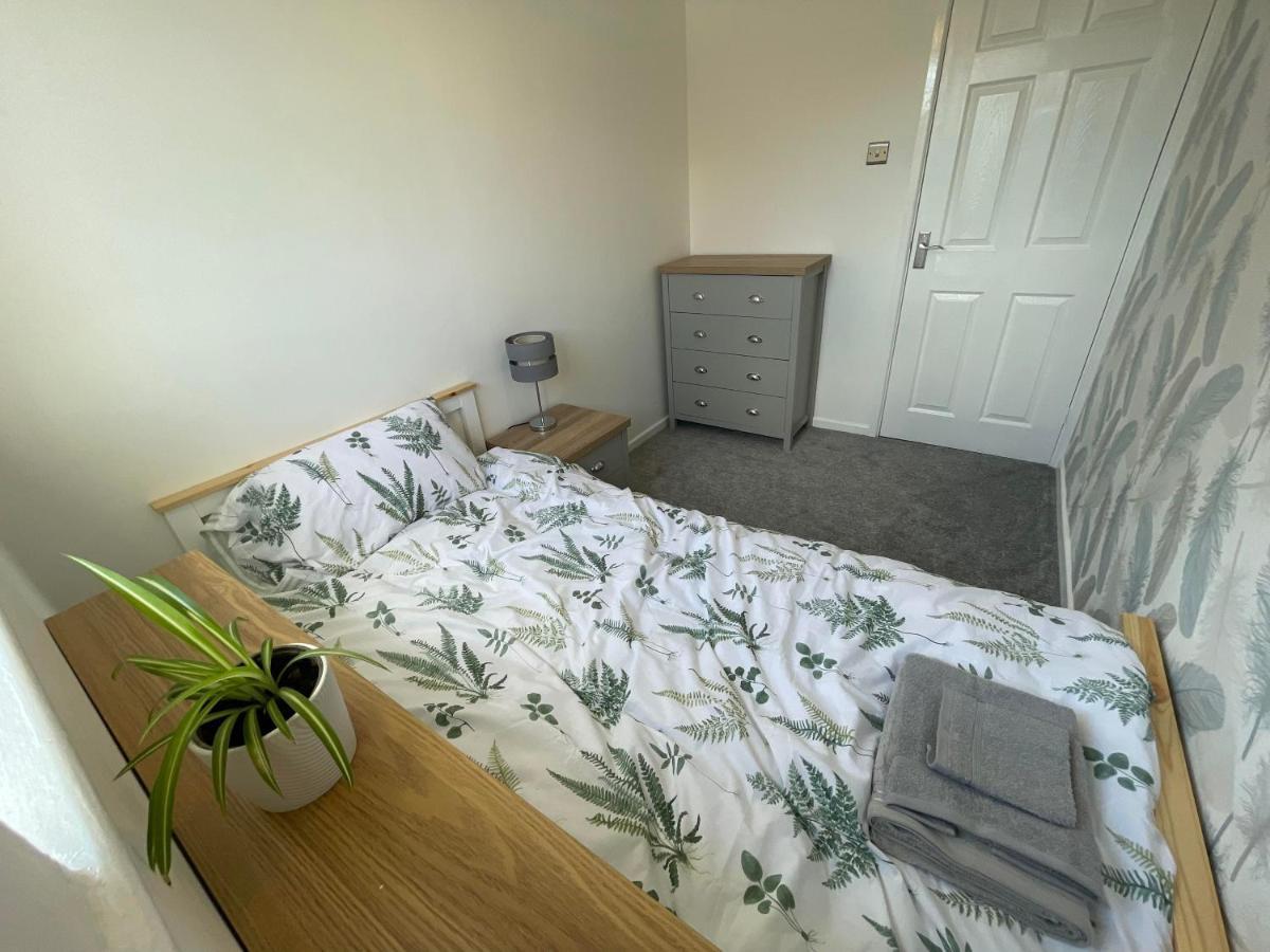 Leominster 3 Bedroom House Parking Garden Private Екстер'єр фото