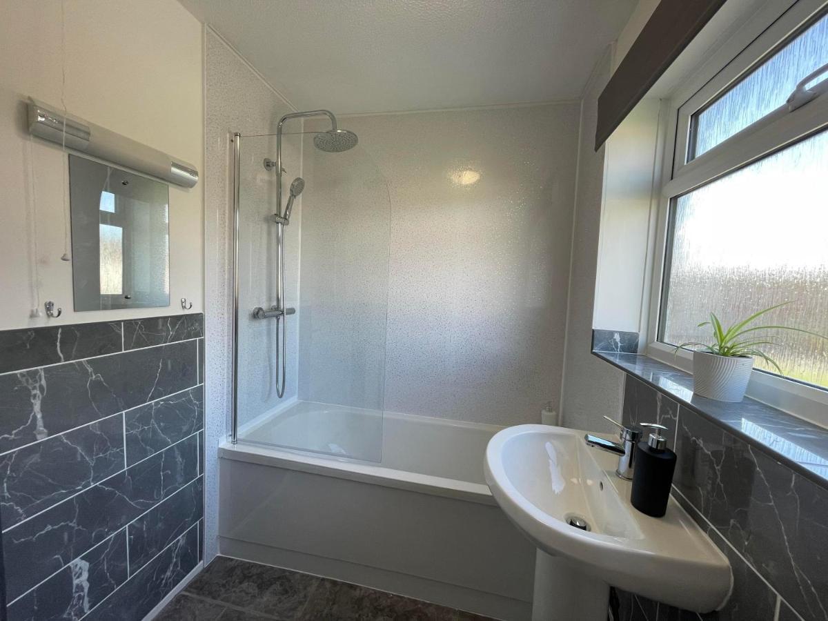 Leominster 3 Bedroom House Parking Garden Private Екстер'єр фото