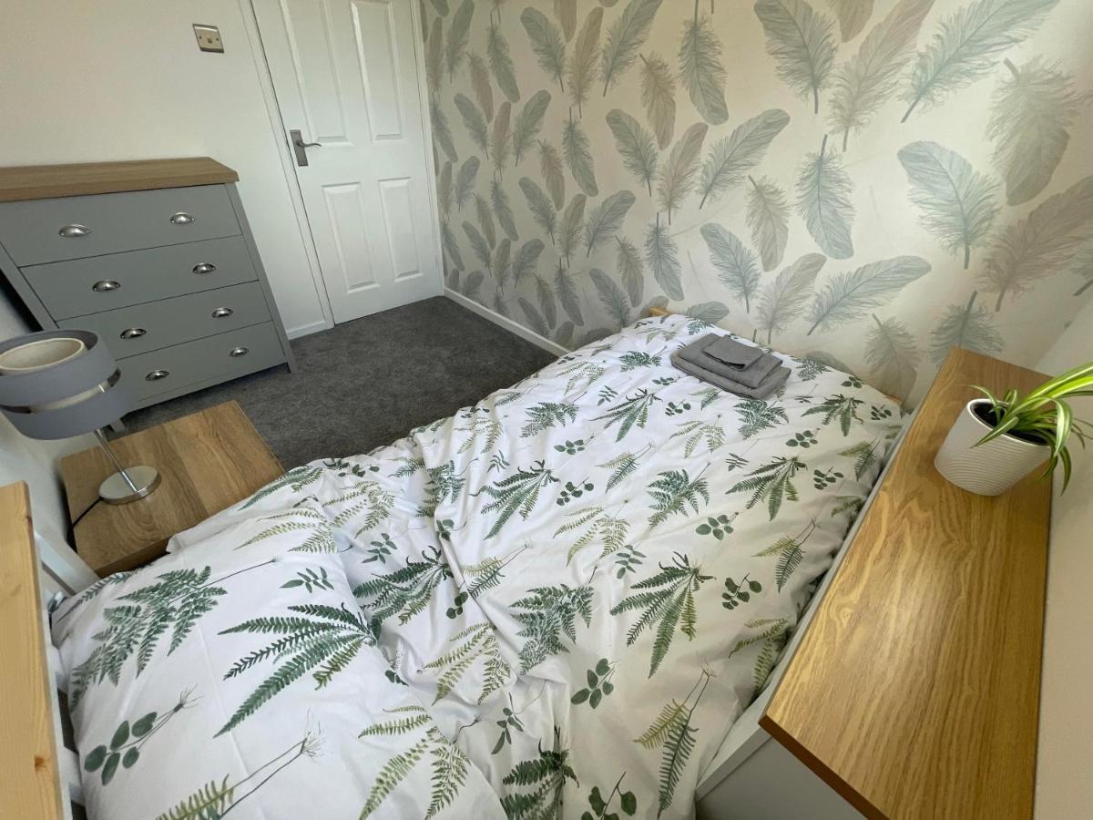 Leominster 3 Bedroom House Parking Garden Private Екстер'єр фото