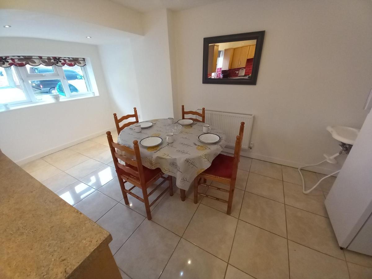 Leominster 3 Bedroom House Parking Garden Private Екстер'єр фото