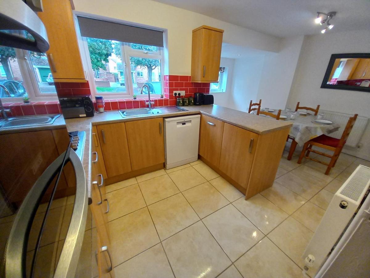 Leominster 3 Bedroom House Parking Garden Private Екстер'єр фото
